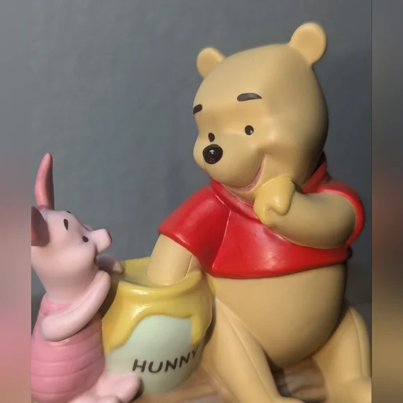 Winnie The Pooh And Friends Friendship Is The Sweetest Kind Of Sharing Figurine - Picture 2 of 10